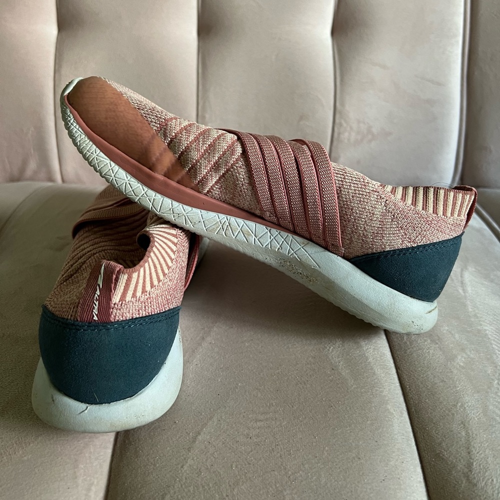Altra Dyani Knit Women's Slip On Shoes Size 7 Pink